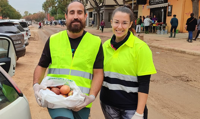 Patatas Lázaro dona a los afectados de la DANA