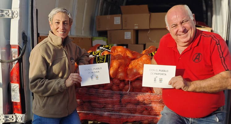 Lázaro dona más de 2.000 kg de patatas y cebollas a los damnificados por la DANA