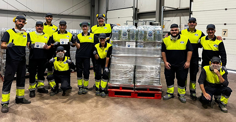 Nestlé Aquarel organiza un turno solidario entre sus empleados y dona las 15.000 botellas producidas a los afectados de la DANA