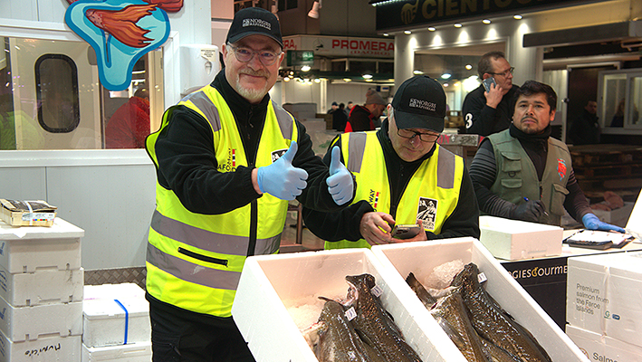 La ‘patrulla noruega del Skrei’ ha aterrizado hoy en Mercamadrid para supervisar la calidad de este selecto pescado